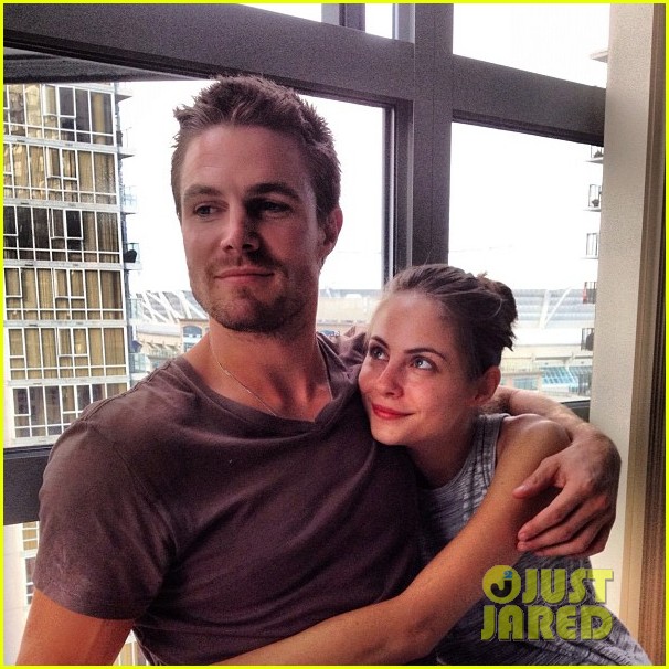 Stephen Amell: 'Monday Bonding' with Willa Holland!