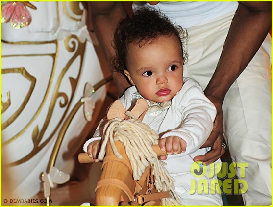 Mariah Carey Shares New Moroccan & Monroe Pictures!