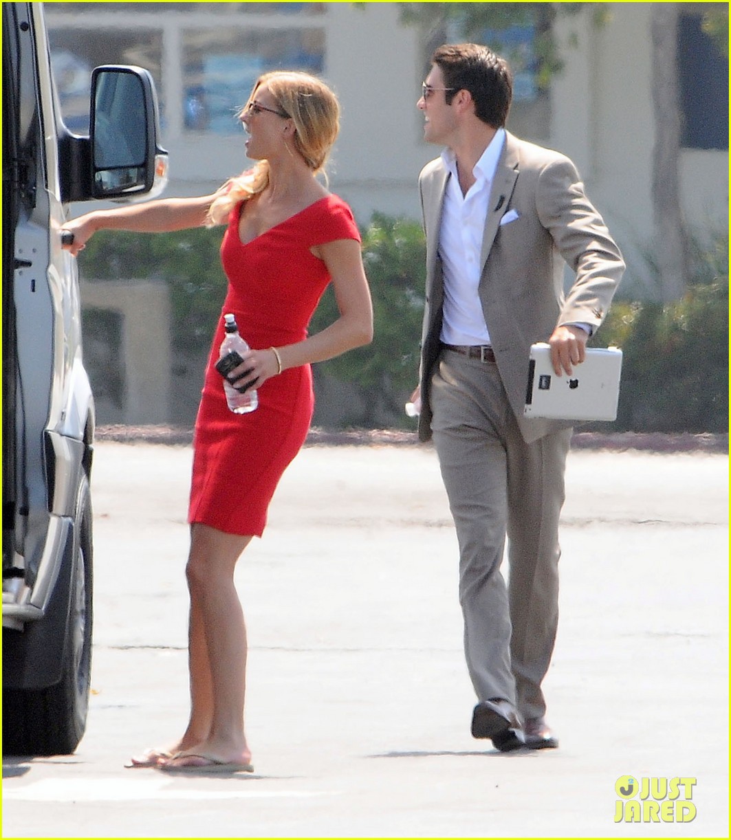 emily vancamp red dress Emily VanCamp & Josh Bowman: Formal for 'Revenge!'