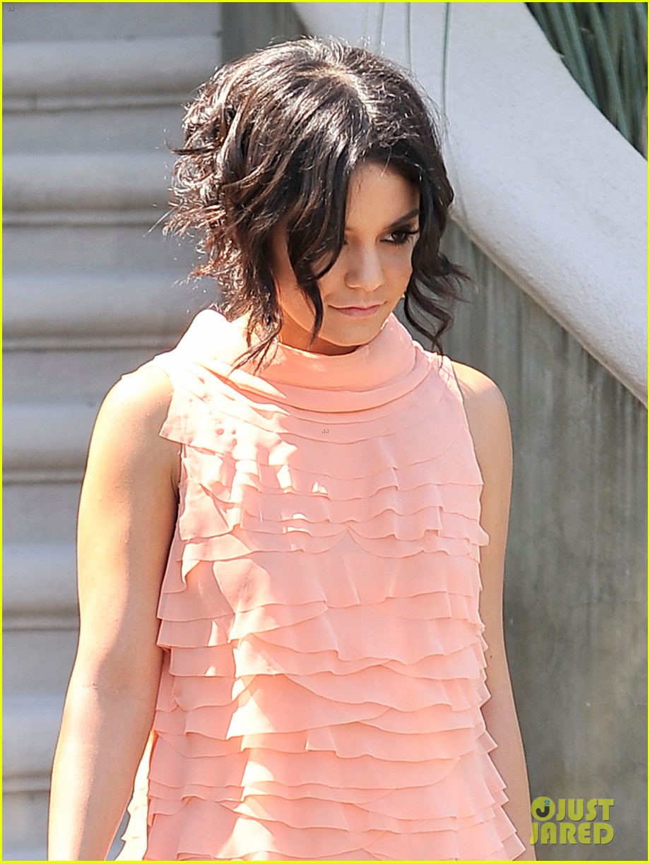 Vanessa Hudgens: Dolled Up & Ready To Go!