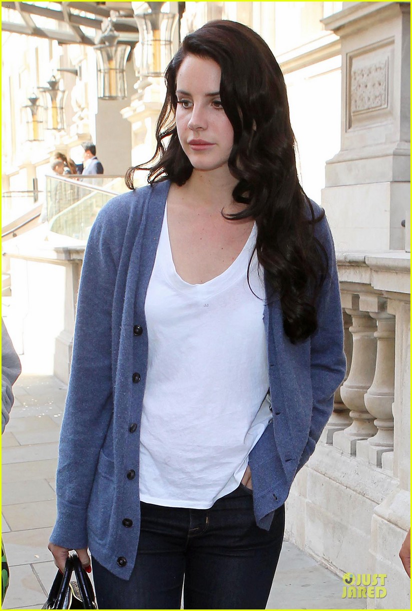 Lana Del Rey: Nude for British 'GQ'