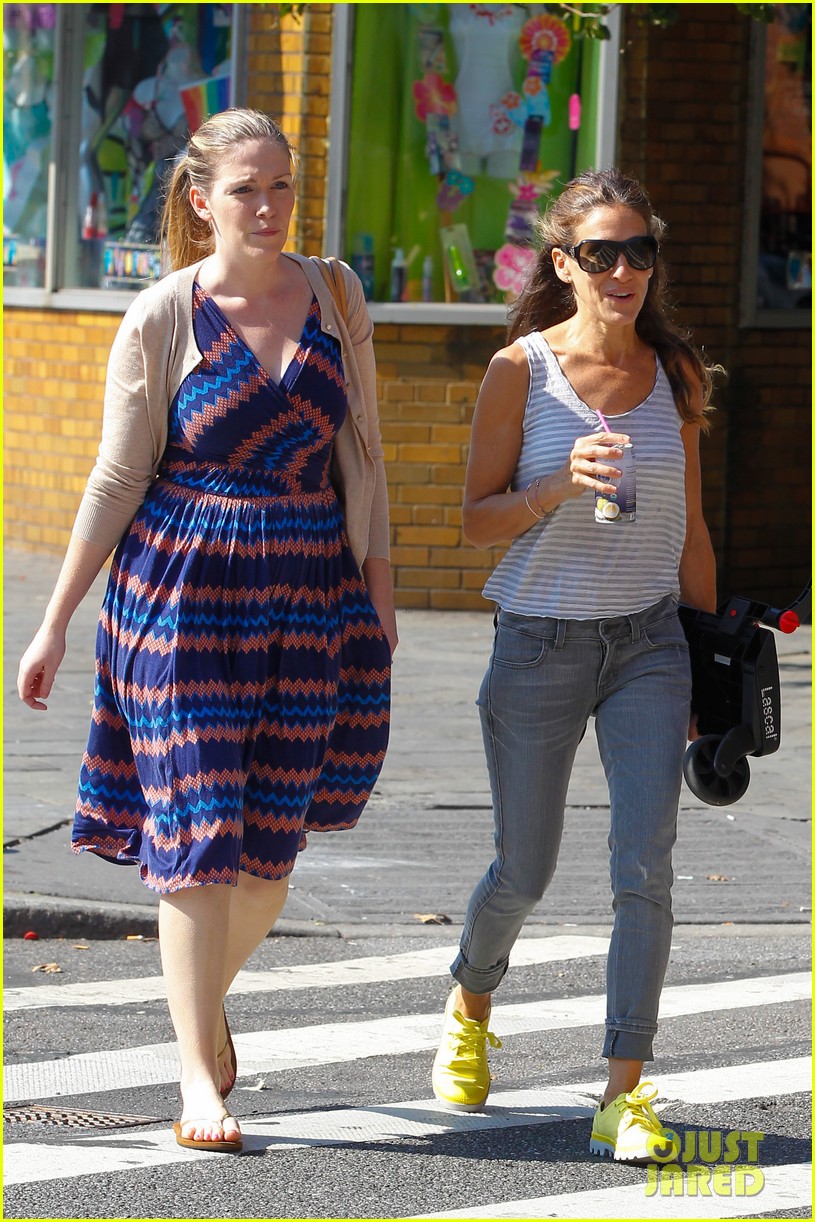 does sarah jessica parker smoke cigarettes in real life Carrie Bradshaw still smoking 'Sex and the City' reboot Sarah Jessica Parker in And