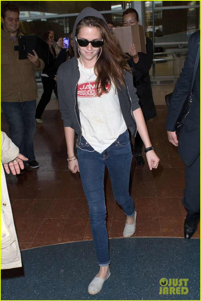 Kristen Stewart: Balenciaga Paris Fashion Week Show Tomorrow!