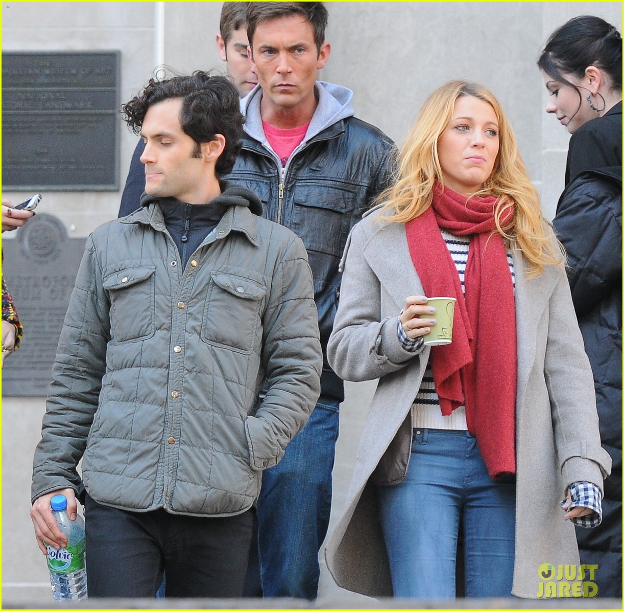 Blake Lively: 'Gossip Girl' Set with Desmond Harrington!