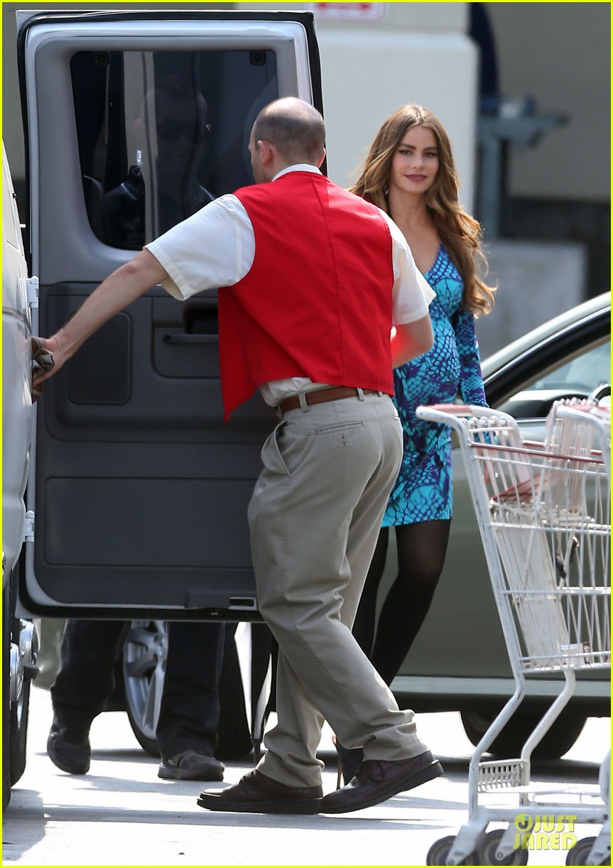 Sofia Vergara: Fake Baby Bump on 'Modern Family' Set