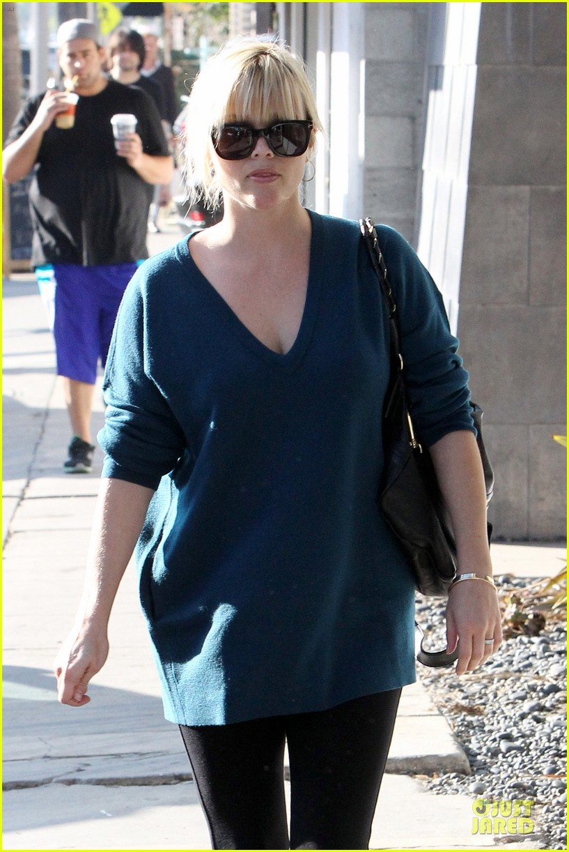 Reese Witherspoon: Hal's Bar & Grill Gal!