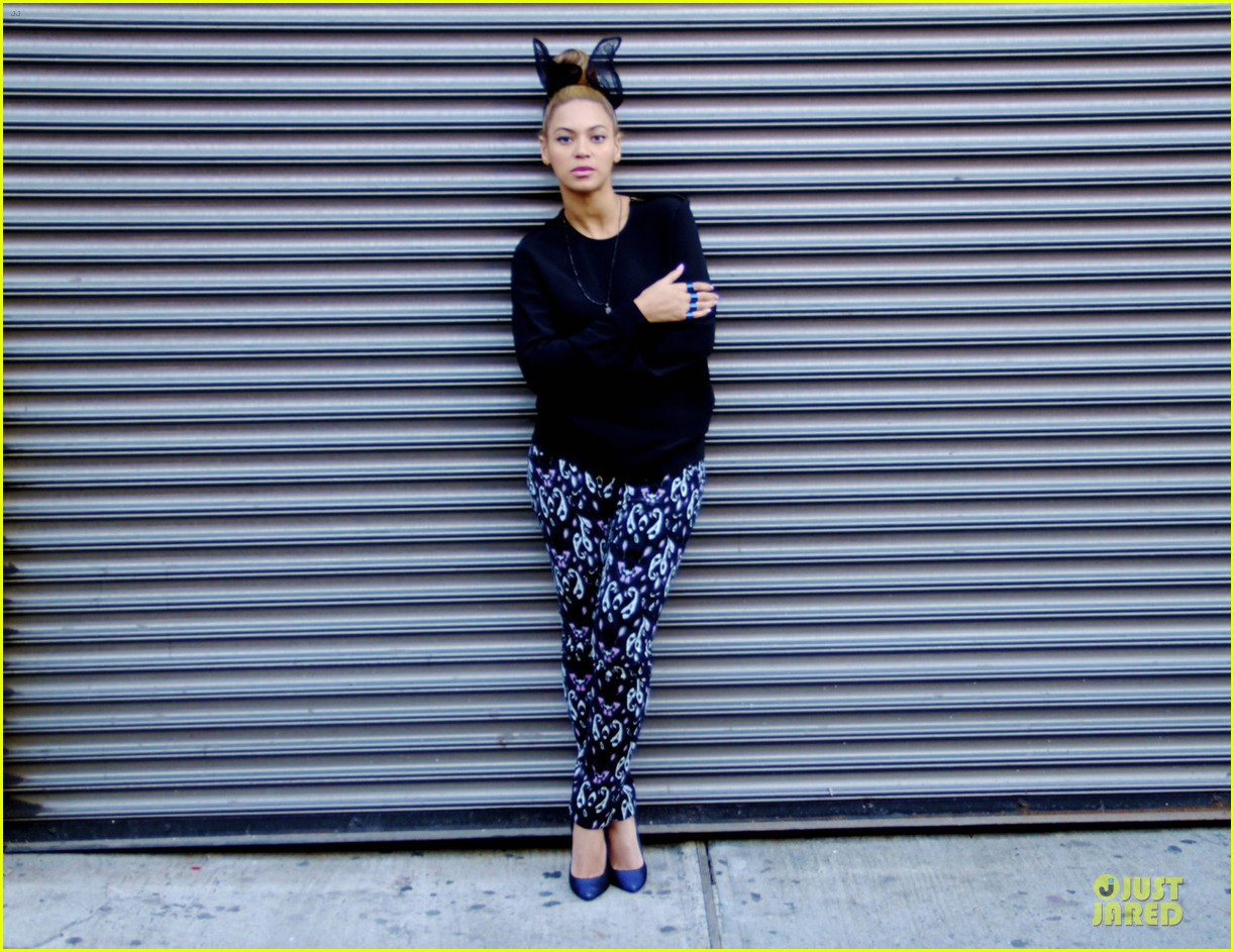 Beyonce: Forehead Kisses for Blue Ivy!