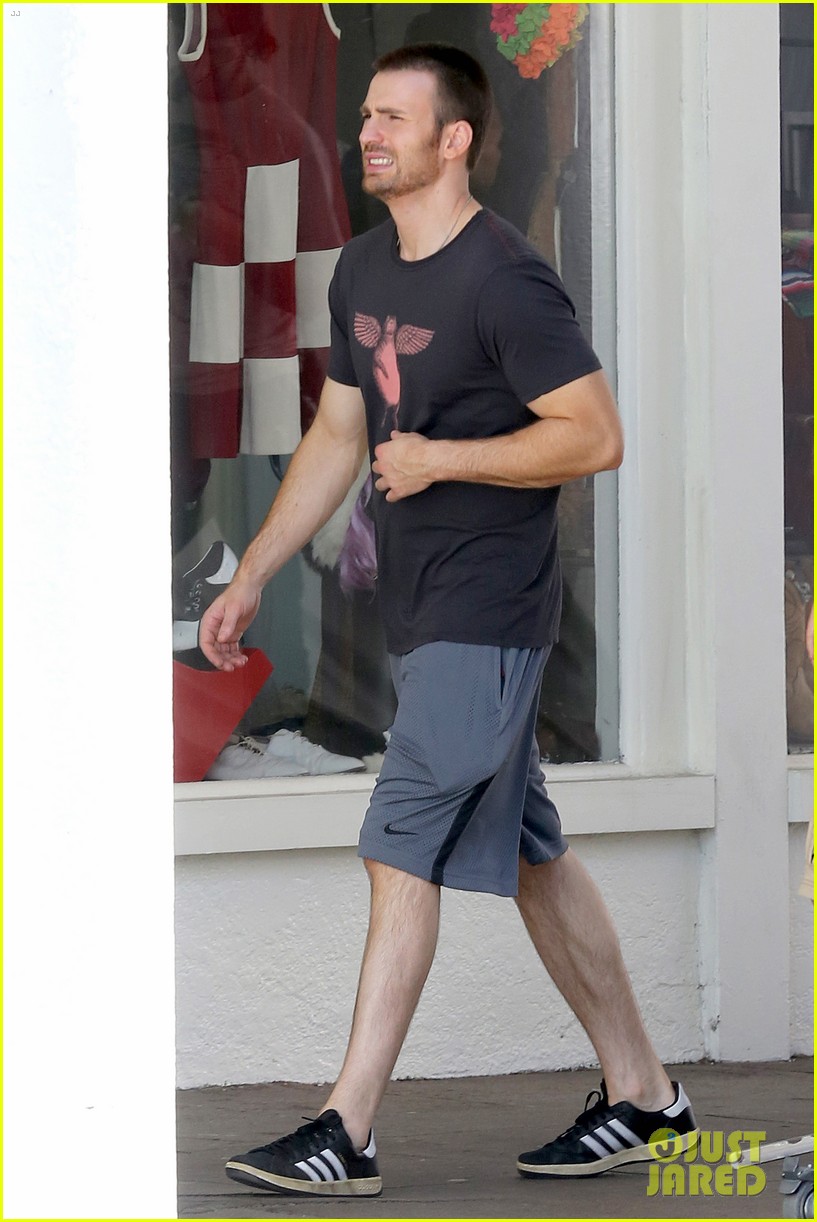Chris Evans: 'Many Splintered Thing' Set Break!