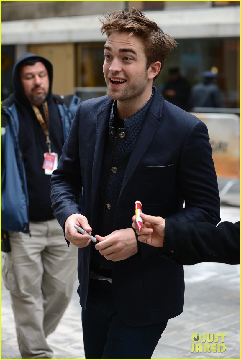Robert Pattinson Dodges Kristen Stewart Questions on 'Today'