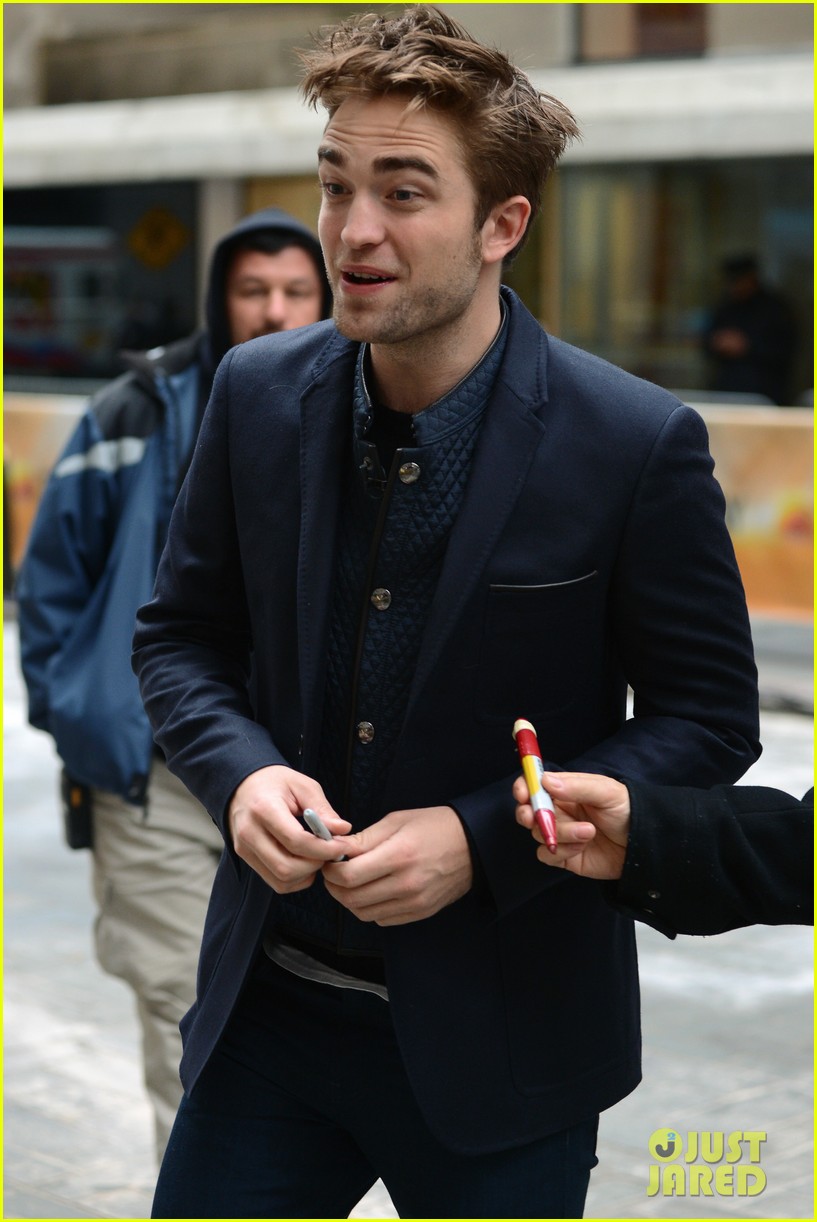 Robert Pattinson Dodges Kristen Stewart Questions on 'Today'