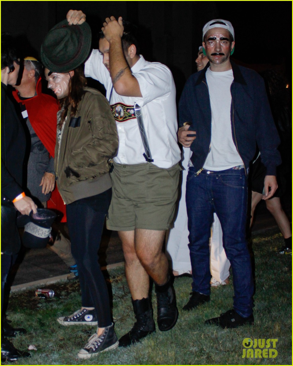 Kristen Stewart & Robert Pattinson: Halloween Party Pair!