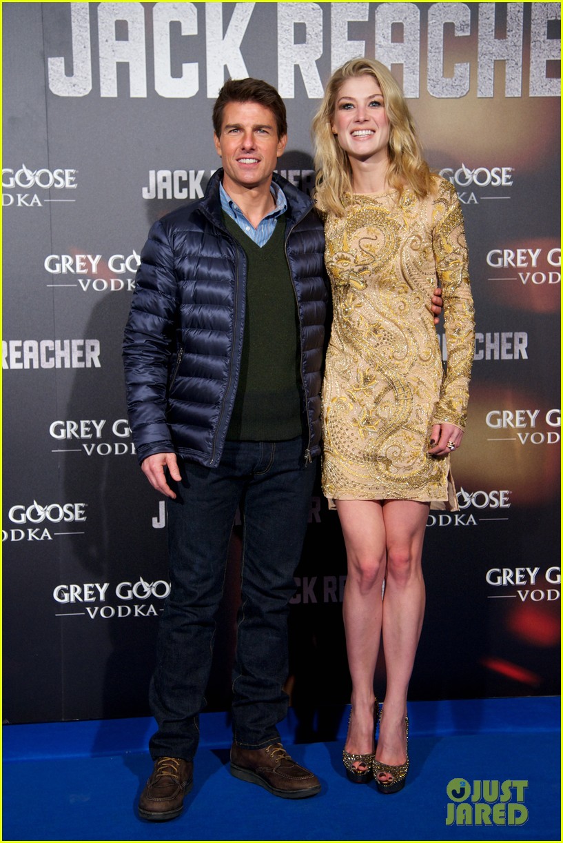 Tom Cruise & Rosamund Pike: 'Jack Reacher' Madrid Premiere!