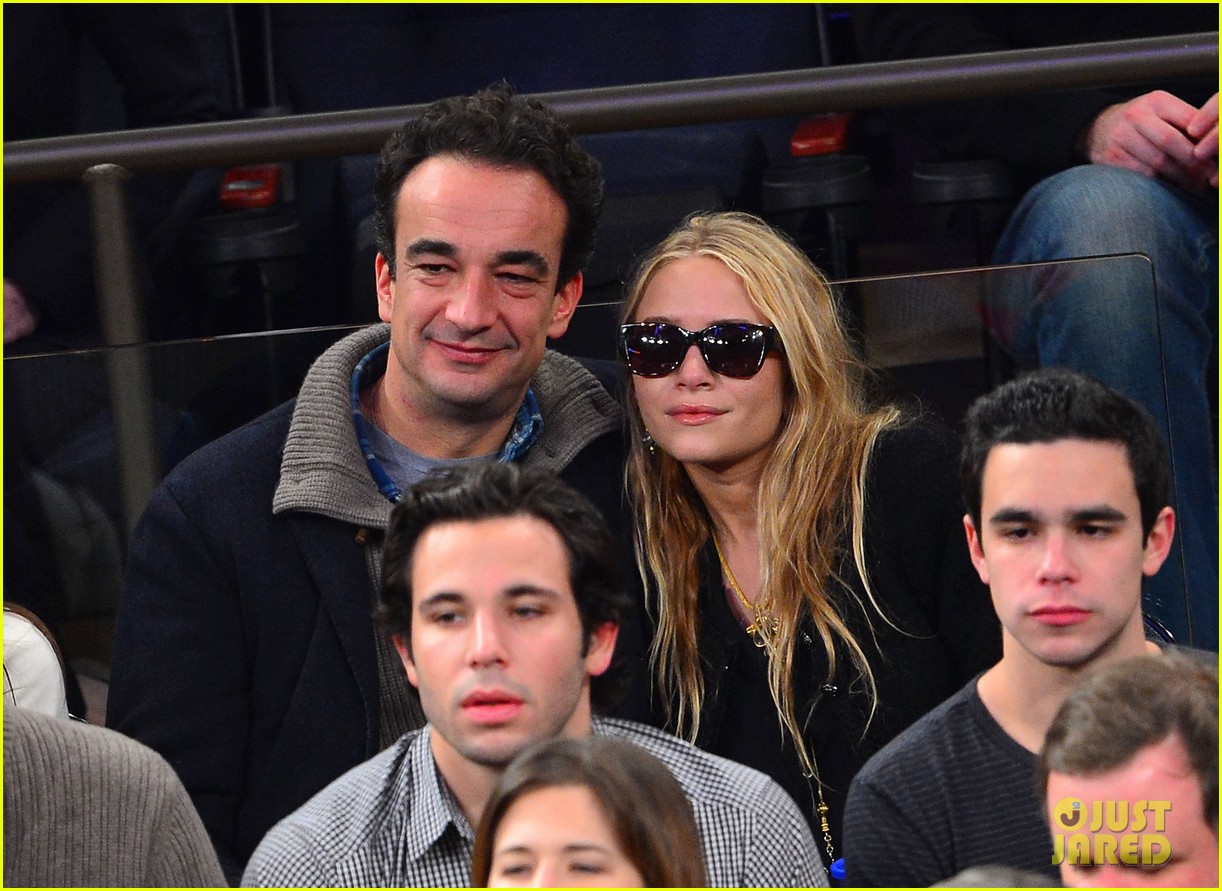 Mary-Kate & Ashley Olsen: Holidays with the Family!
