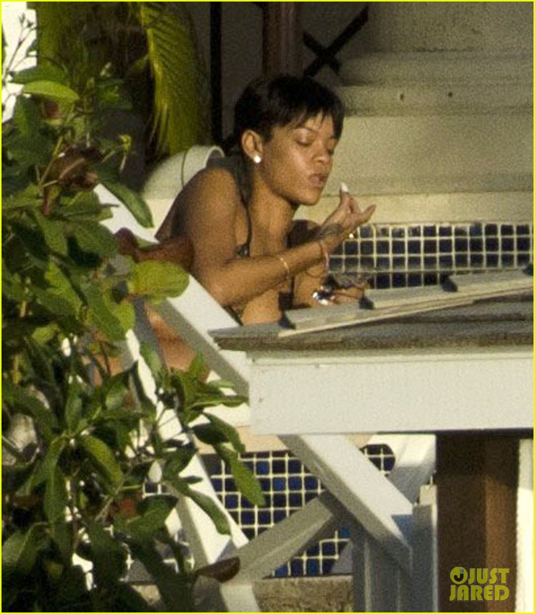 Rihanna: Bikini Babe in Barbados!