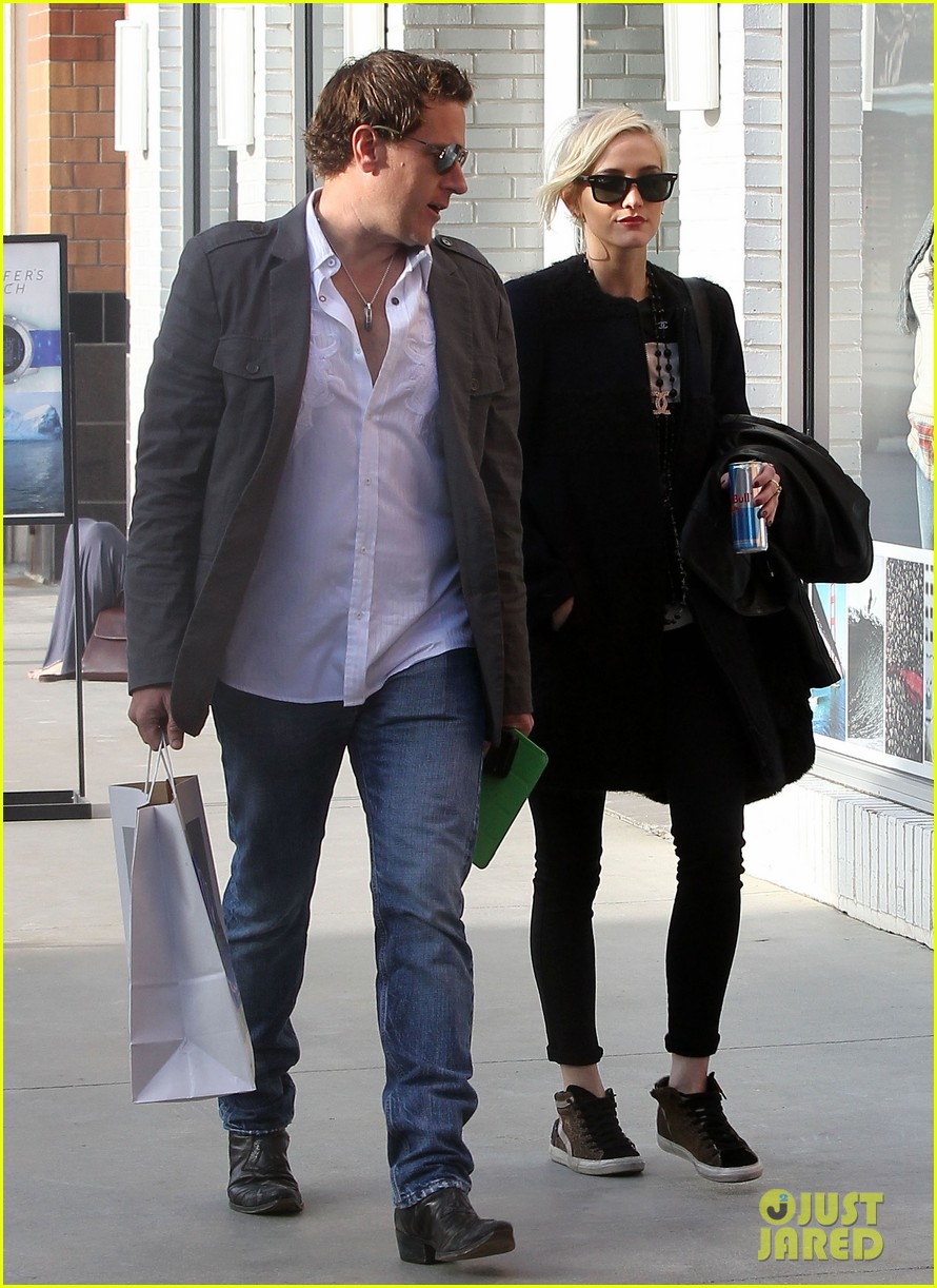 Ashlee Simpson: Tis the Season!