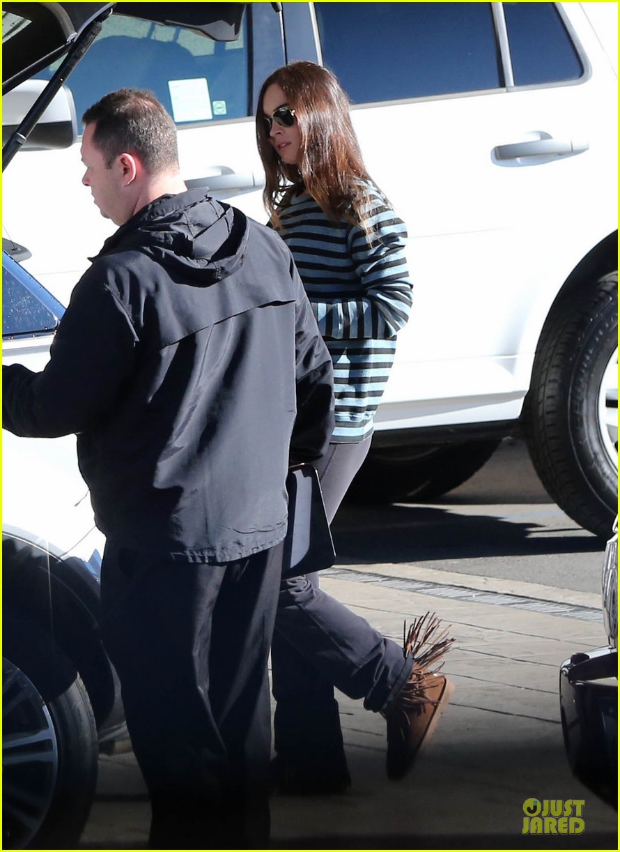 Megan Fox & Brian Austin Green: Car Dealership Stop!