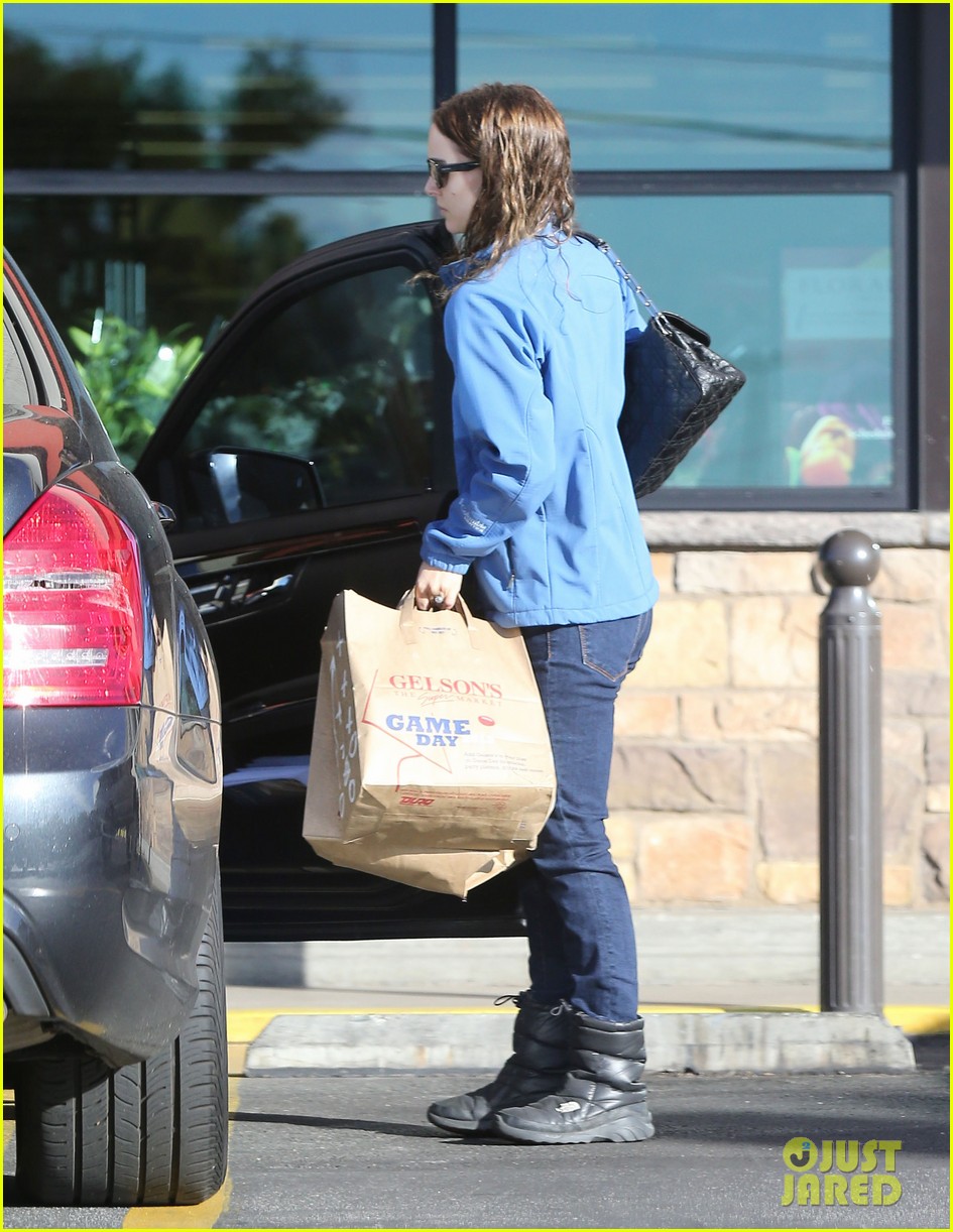 Natalie Portman: Gelson's Grocery Gal!