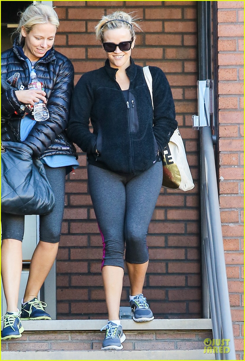 Reese Witherspoon: Post Holiday Workout Session!