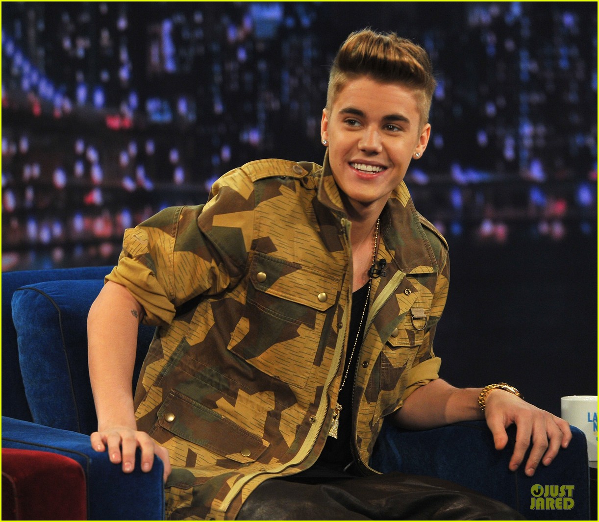 Justin Bieber: Abs Flashing 'Late Night' Guest & 'SNL' Promo!
