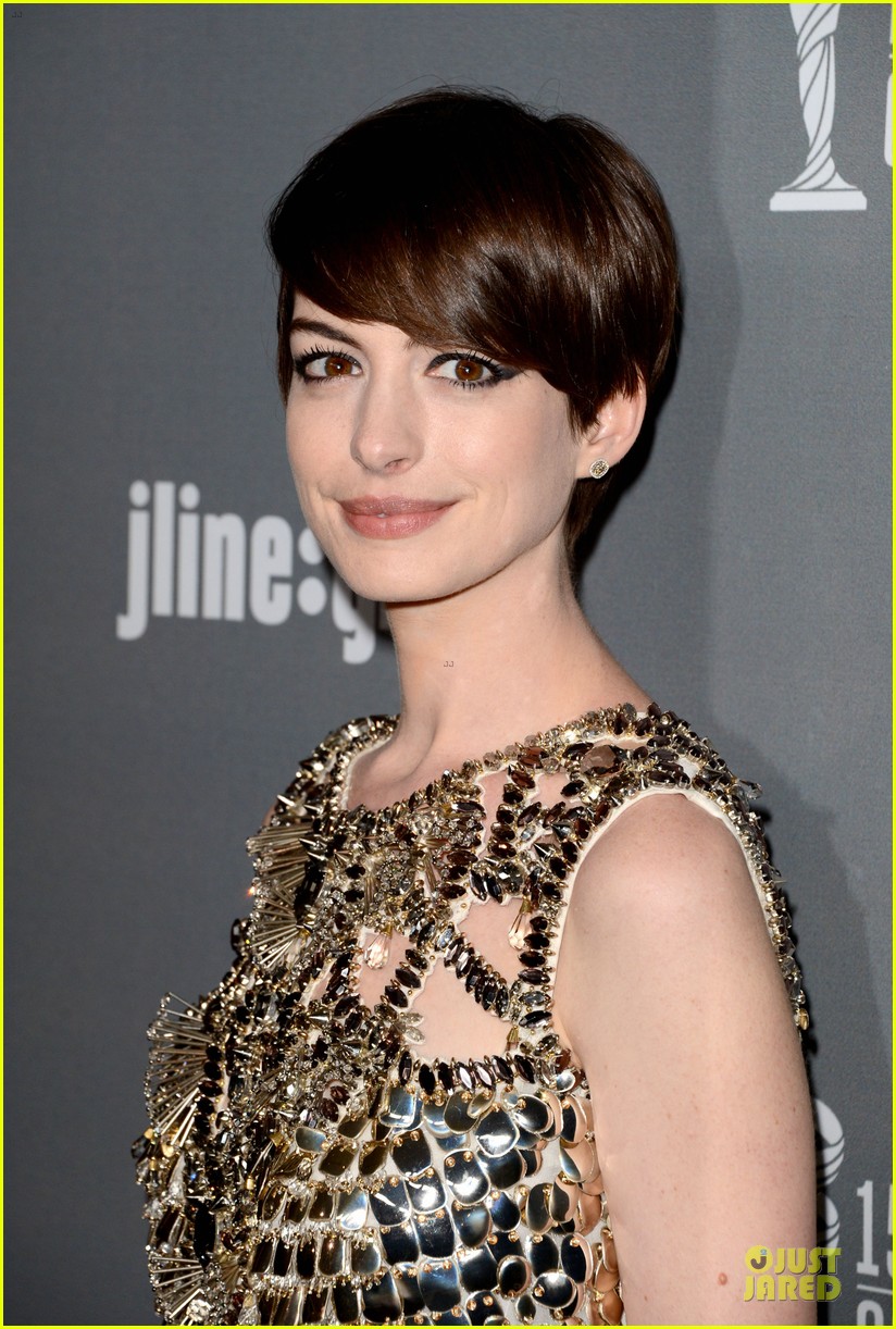 Anne Hathaway - Costume Designers Guild Awards 2013 Red Carpet