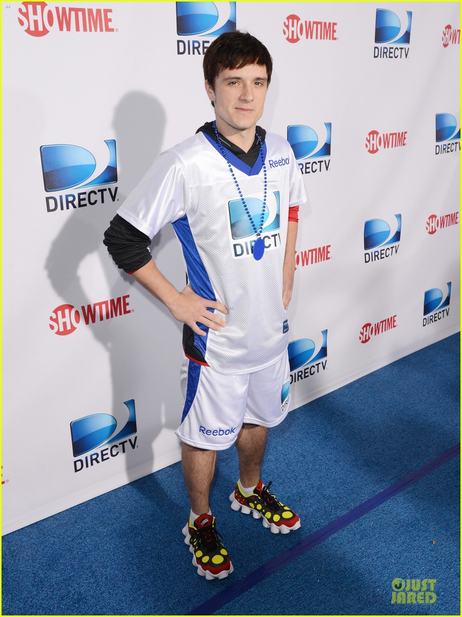 Josh Hutcherson: Celebrity Beach Bowl Attendee!