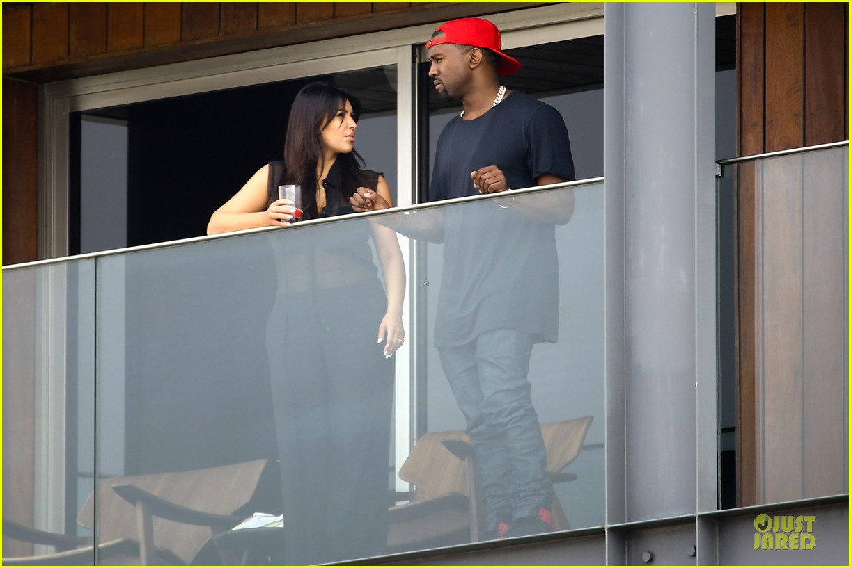 Pregnant Kim Kardashian & Kanye West: Kisses in Rio!