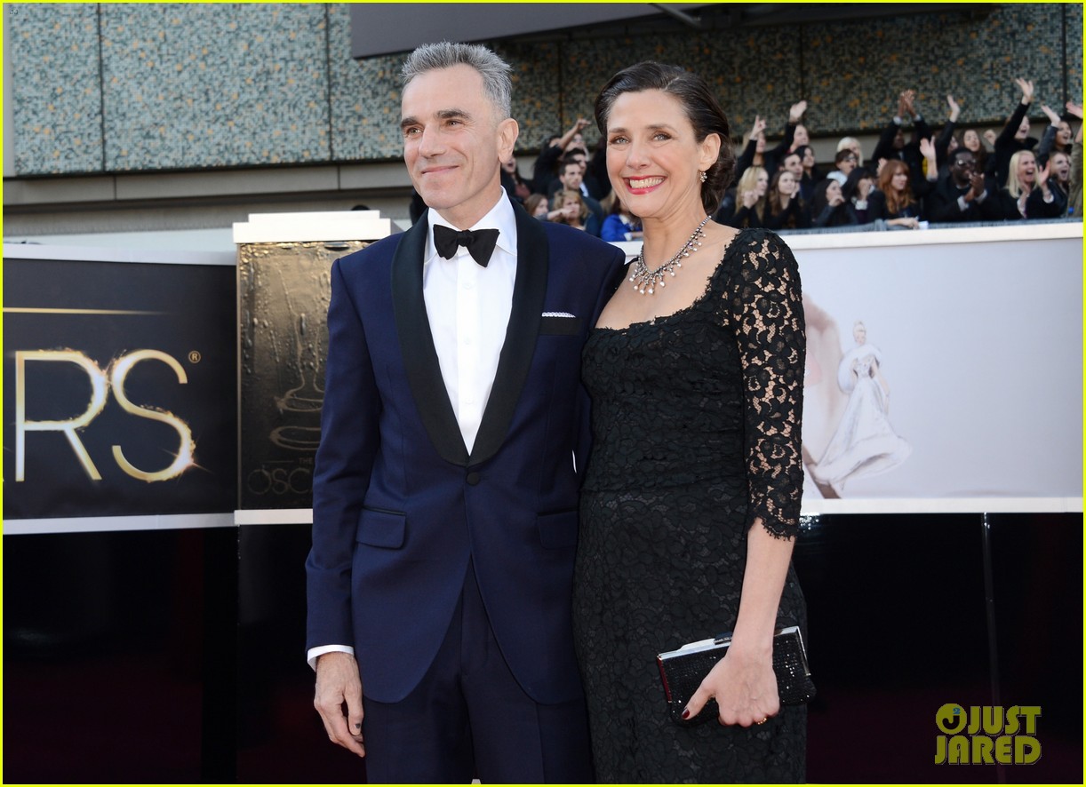 Daniel Day-Lewis Wins Best Actor Oscar 2013 for 'Lincoln'!