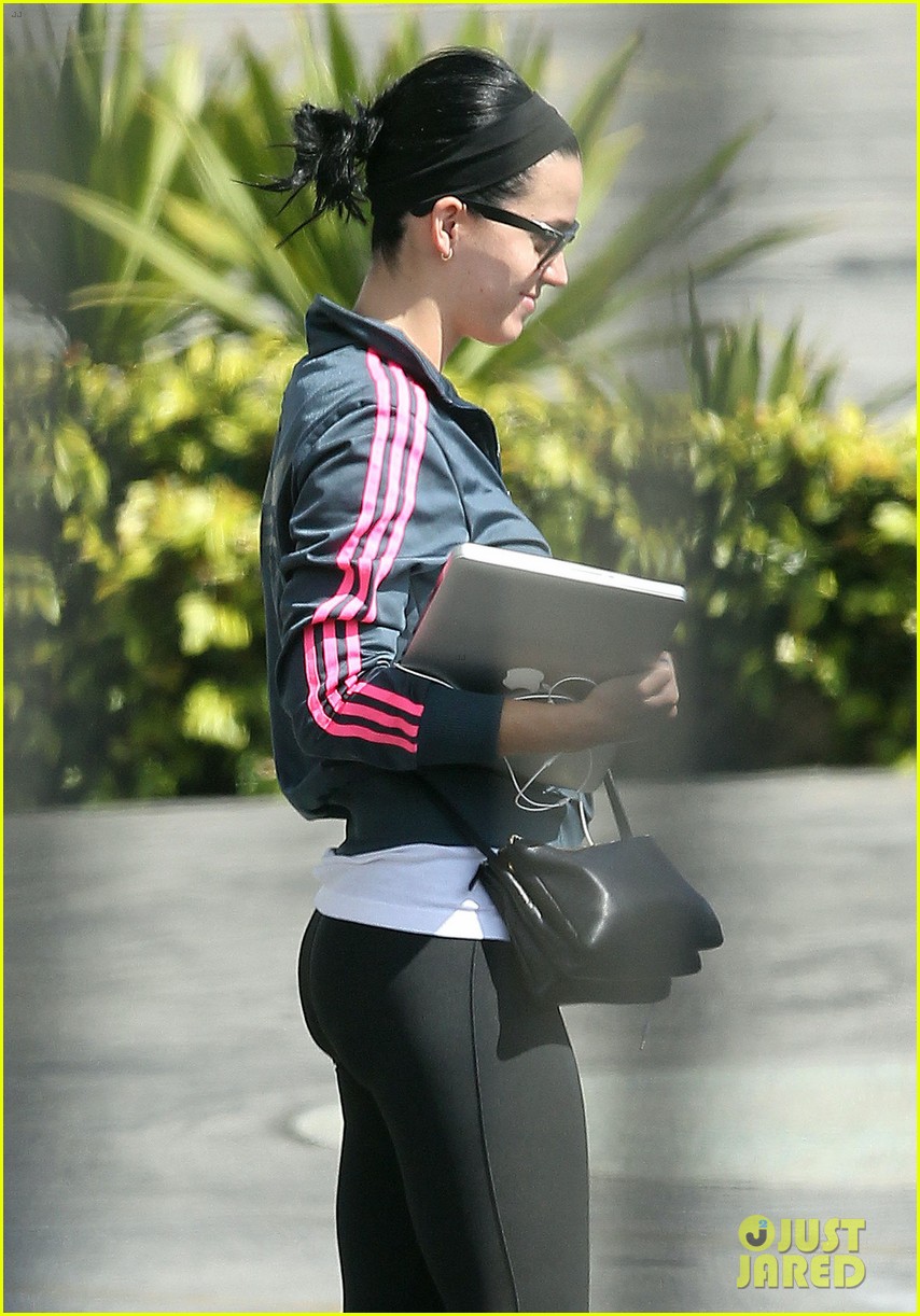 Katy Perry & Jane Lynch: Hiking Trail Run-In!