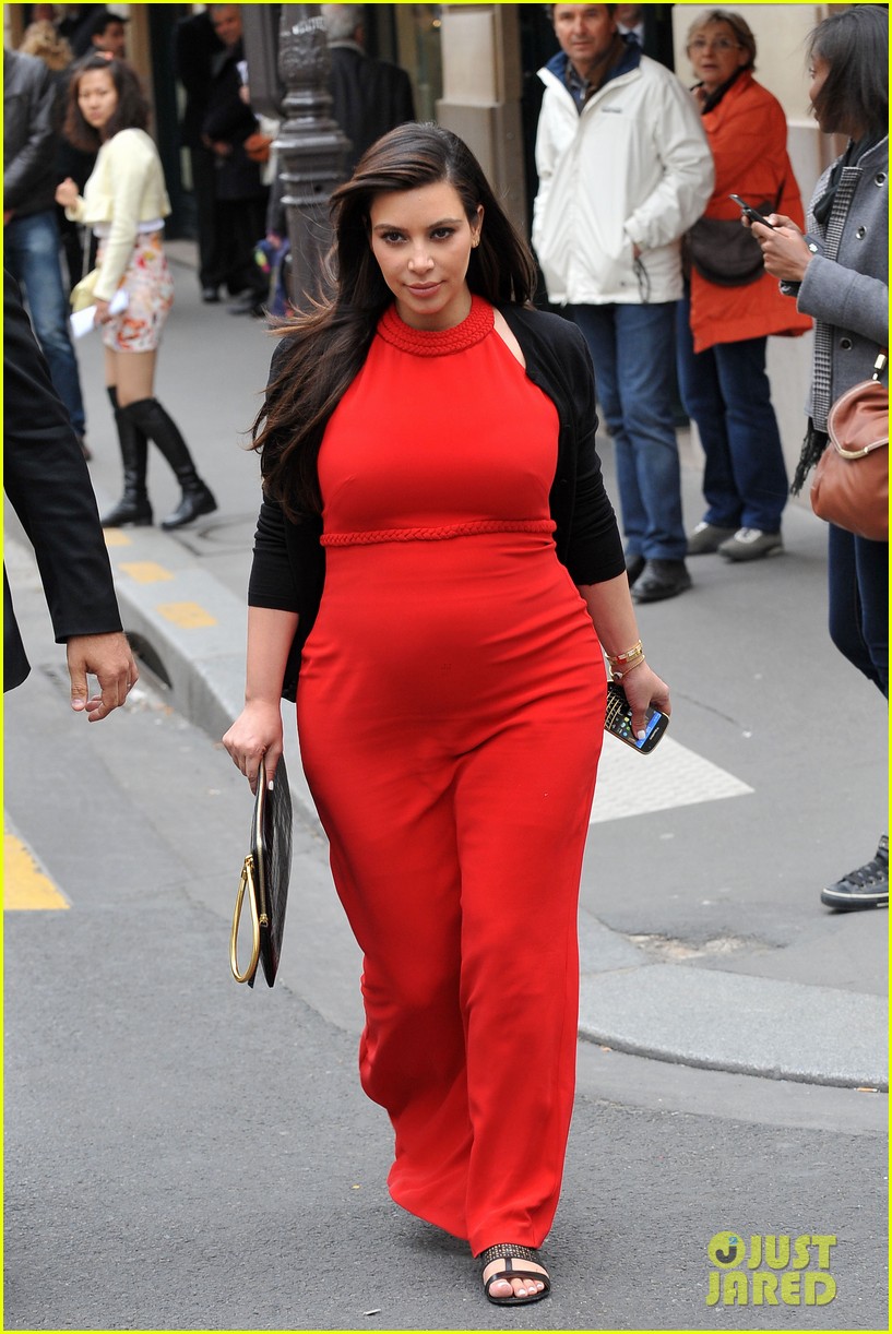 Pregnant Kim Kardashian & Kanye West: Reunited in Paris!