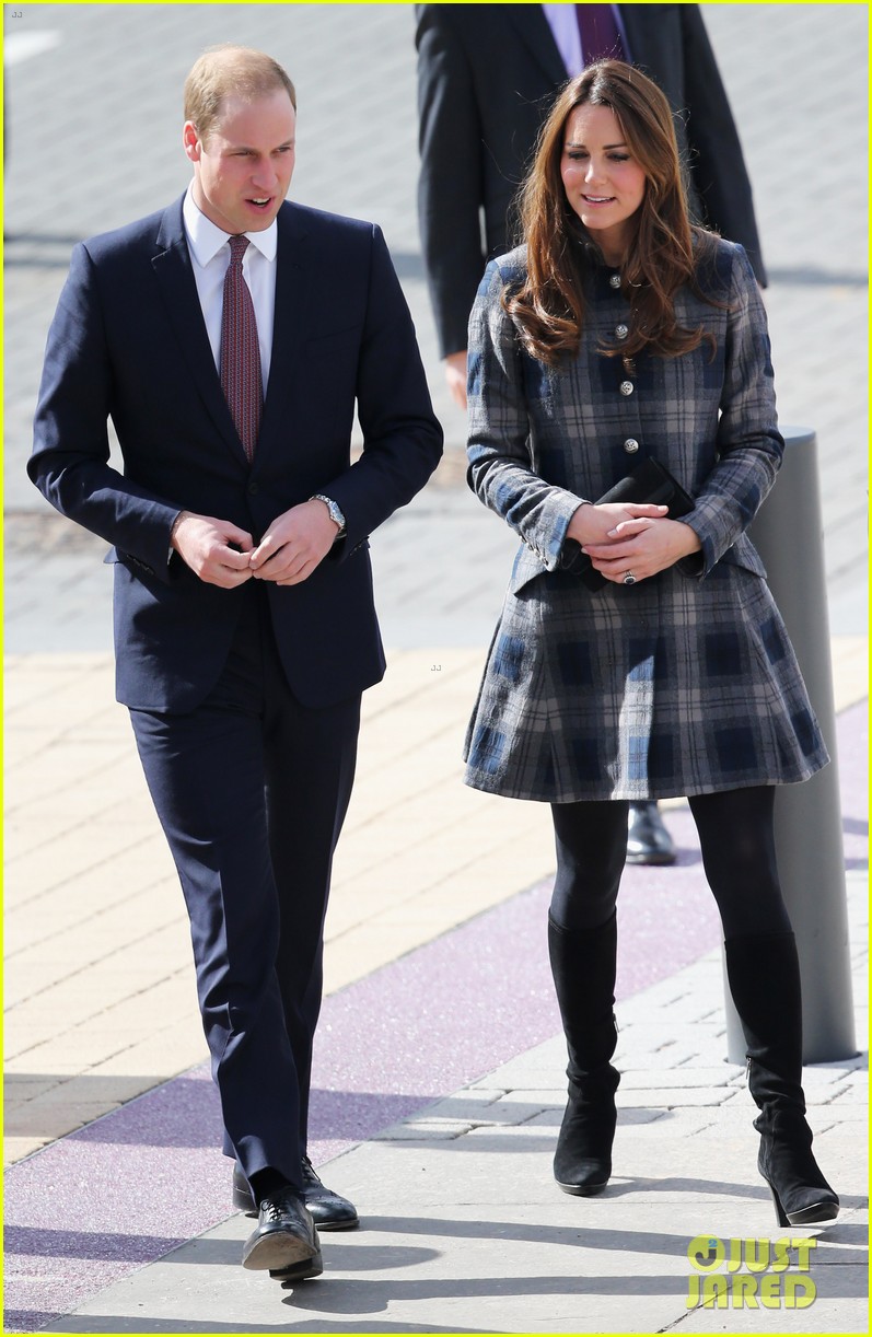 Kate Middleton: Pregnant Emirates Arena Visit with Prince William!