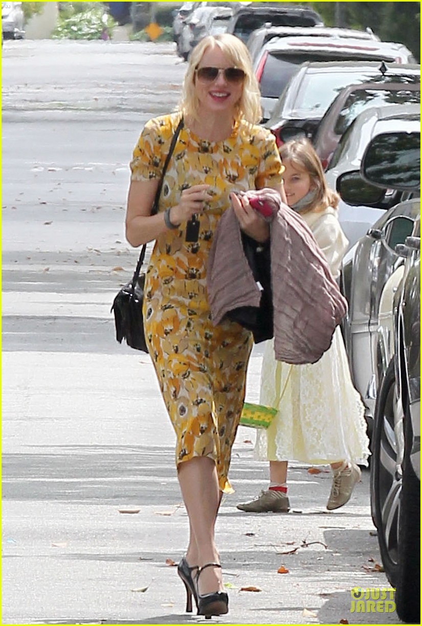 Naomi Watts & Liev Schreiber: Easter with Simon Baker!