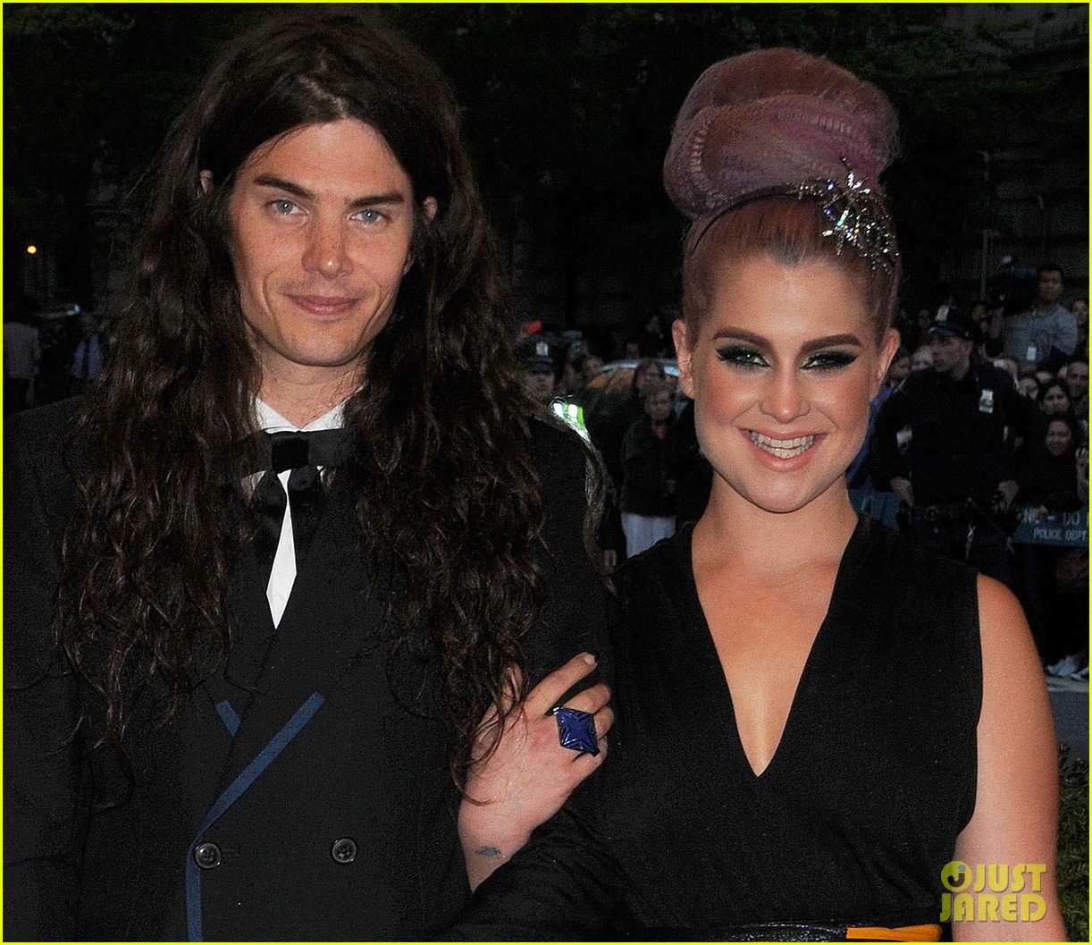 Kelly Osbourne & Matthew Mosshart - Met Ball 2013 Red Carpet