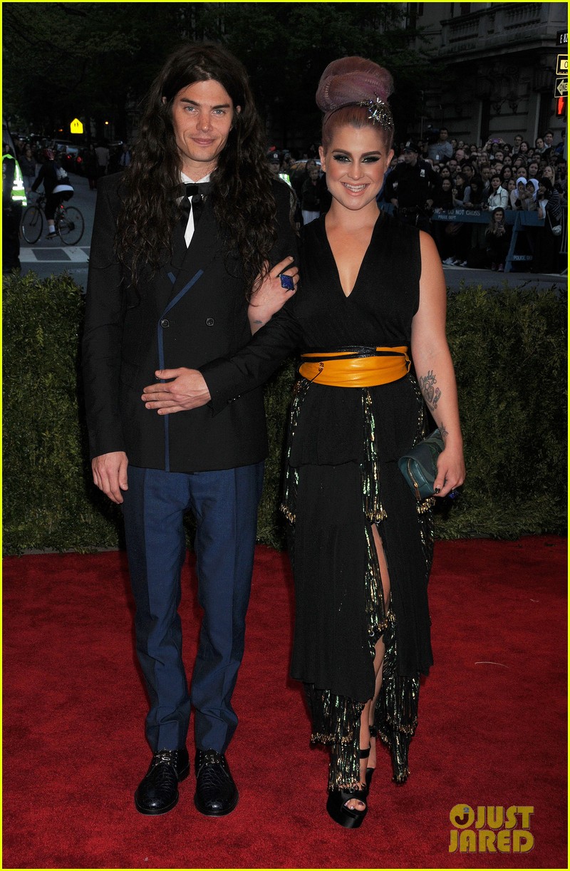 Kelly Osbourne & Matthew Mosshart - Met Ball 2013 Red Carpet
