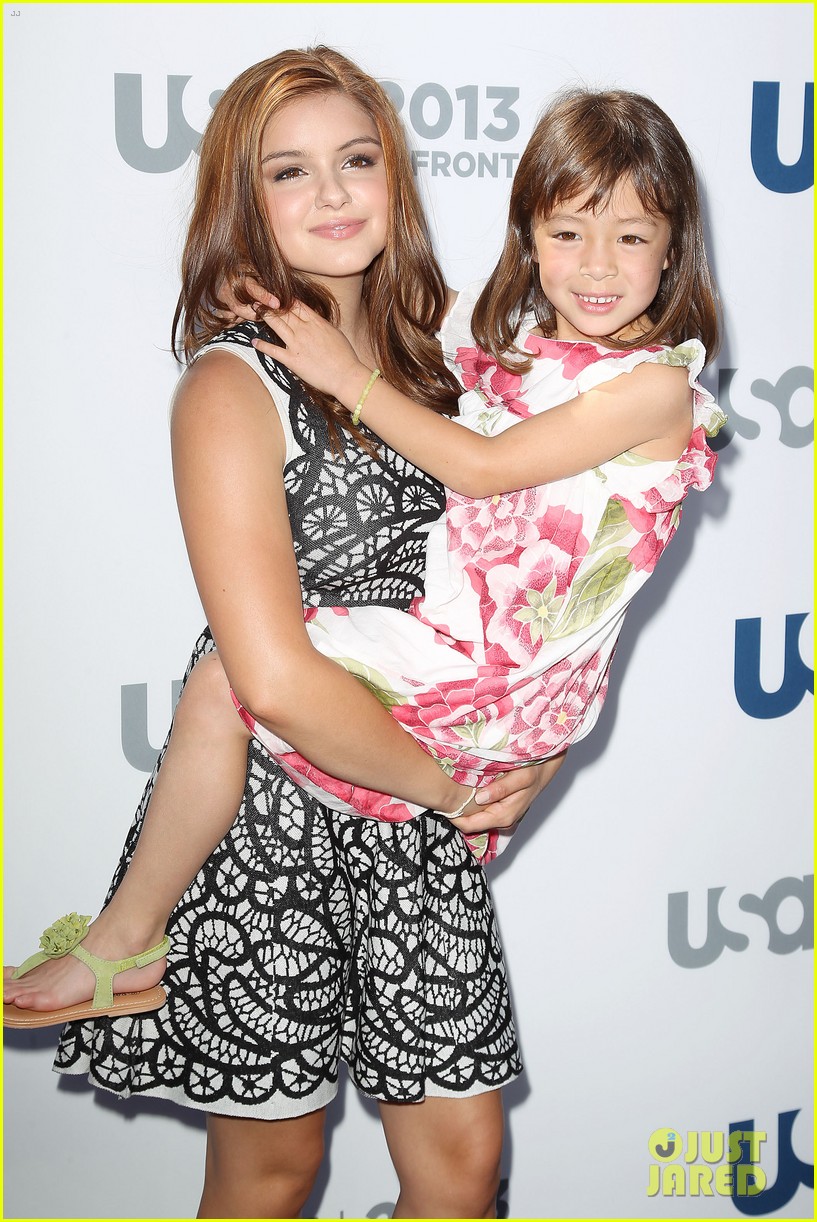 Sofia Vergara & Julie Bowen: 'Modern Family' at USA Upfront!