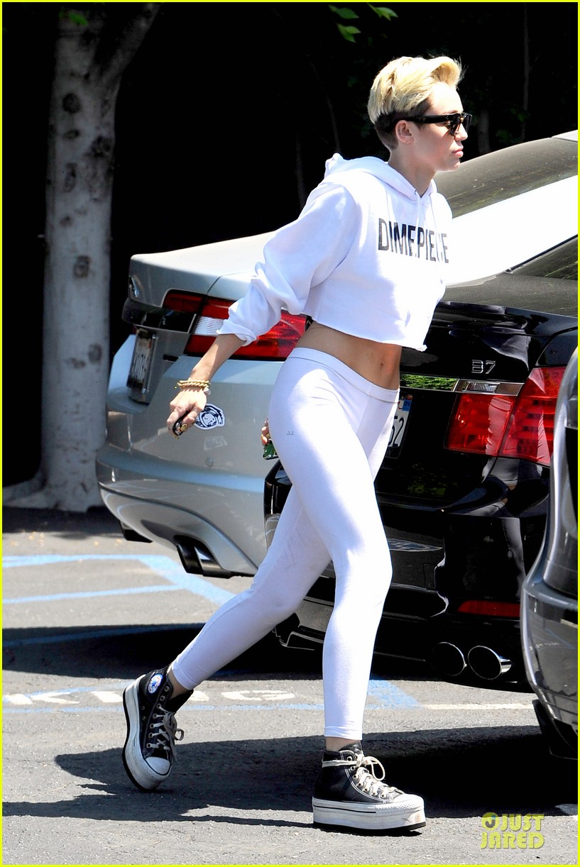Miley Cyrus: Dimepiece Studio Stop!