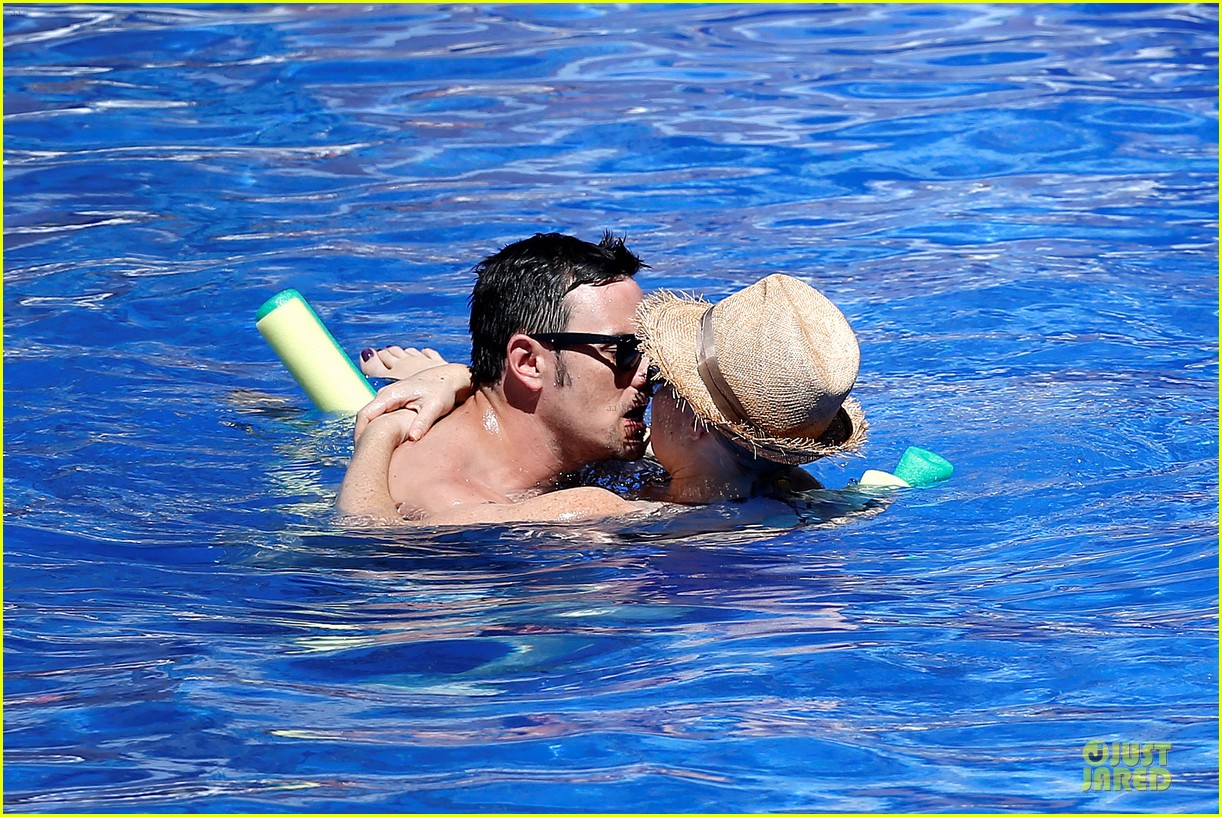 Megan Hilty: Bikini Cuddling in Hawaii!