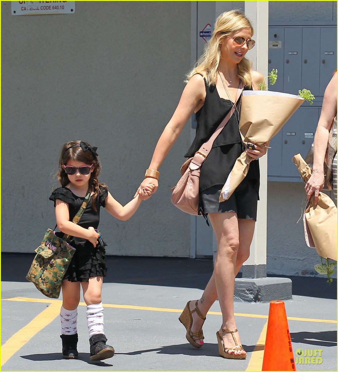 Sarah Michelle Gellar: Flying with Two Children Alone is My Latest Milestone!