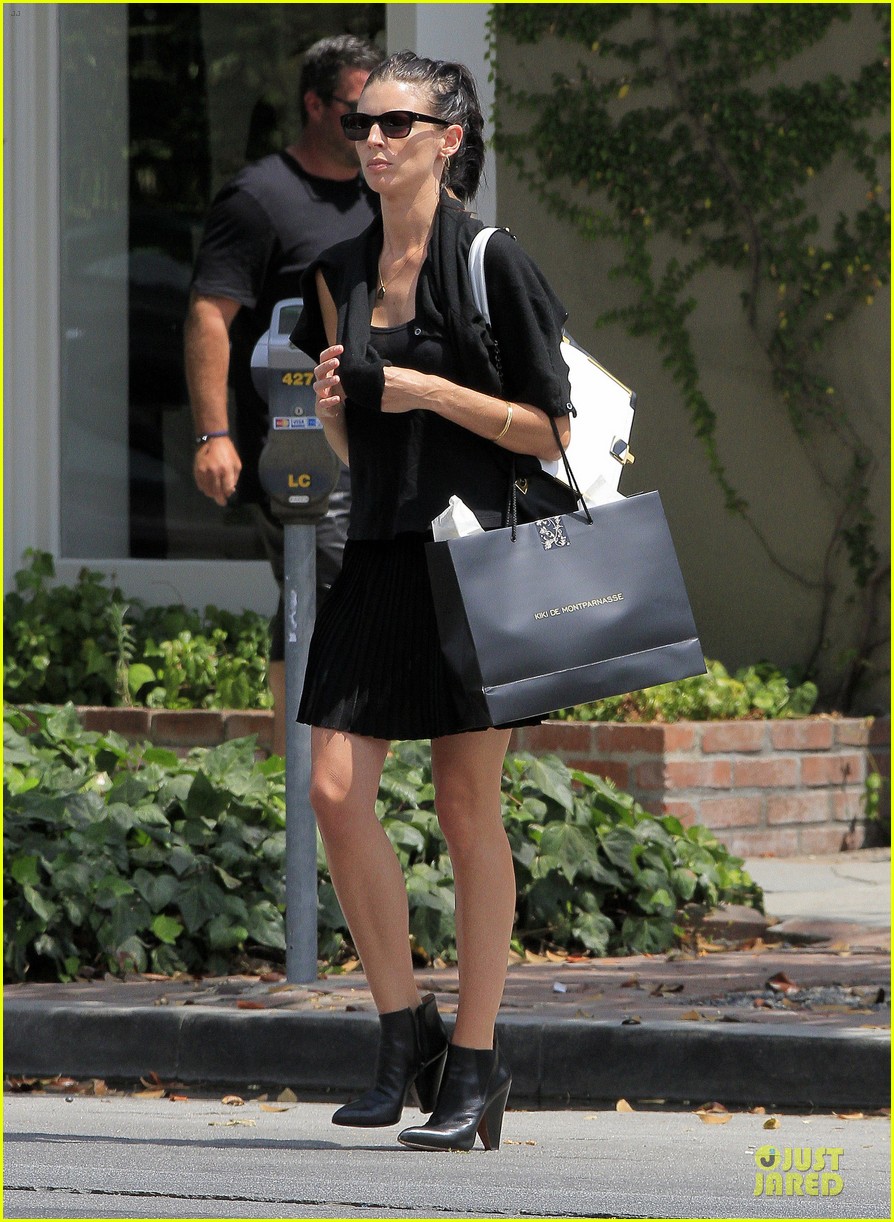 Liberty Ross: Sexy Lingerie Shopping!