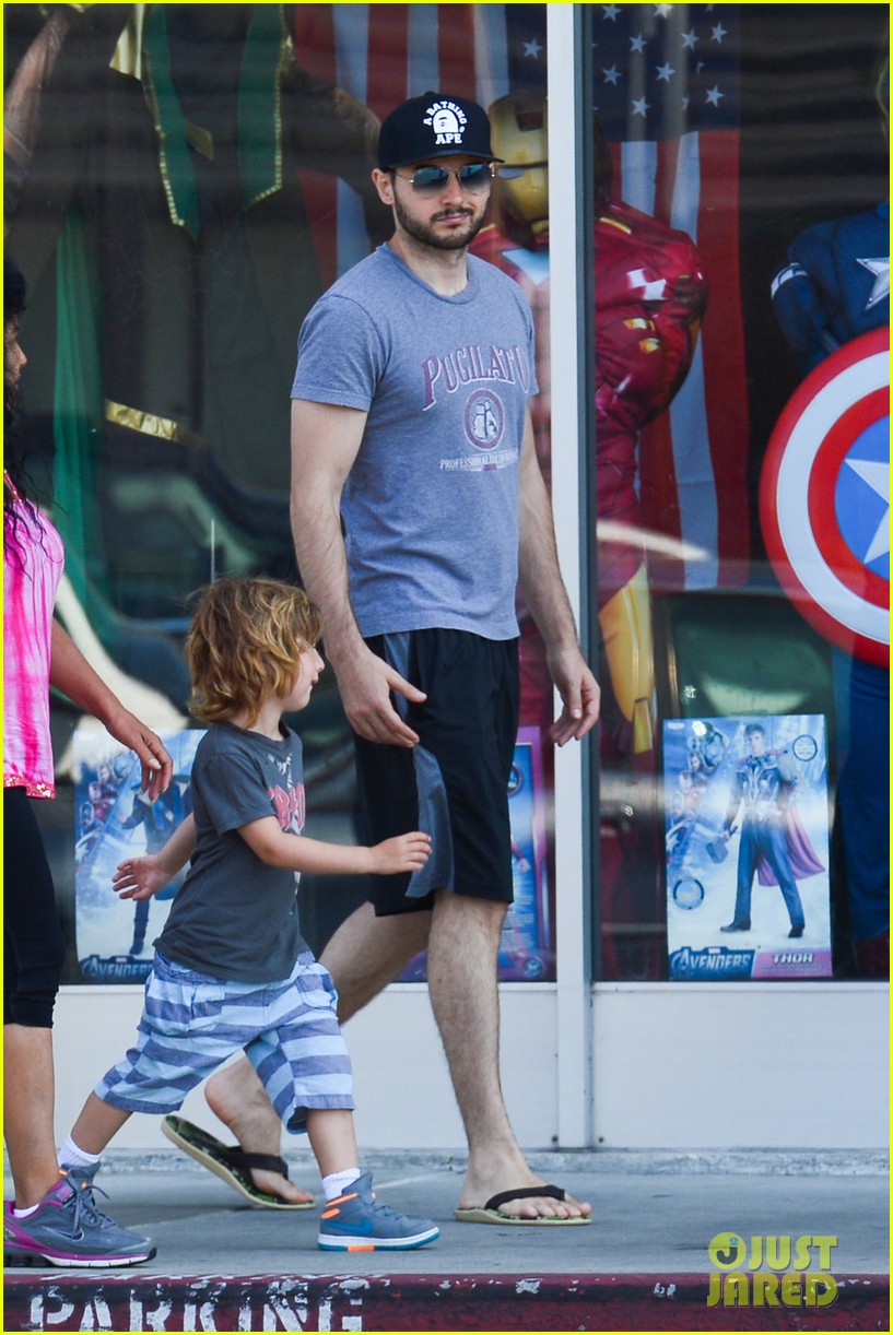 Christina Aguilera Hits the Beach with Jordan Bratman & Max!
