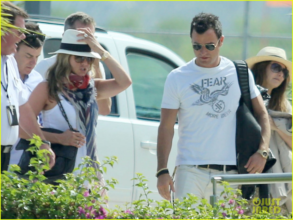 Jennifer Aniston & Justin Theroux Wrap Up Cabo Vacation