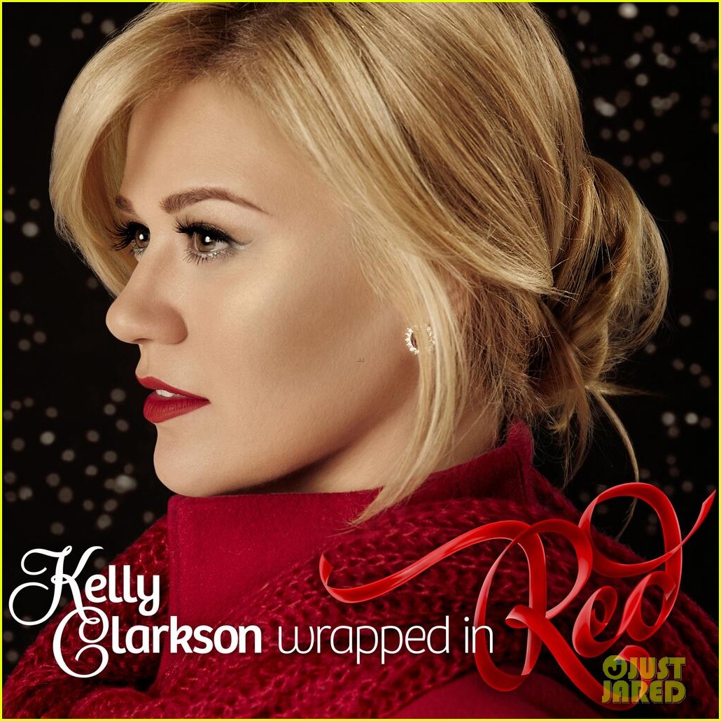 kelly clarkson dressed in red Kelly Clarkson Wrapped in Red