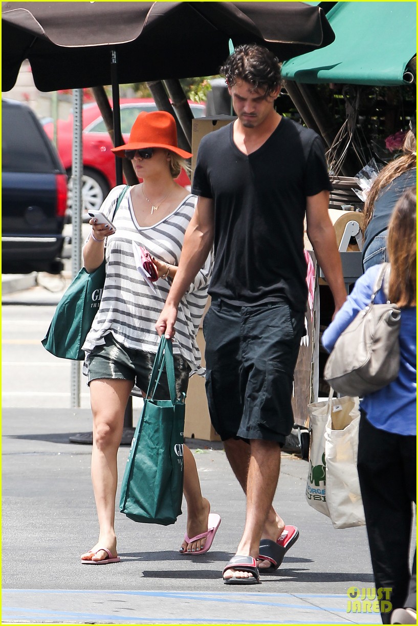 Kaley Cuoco Enjoys Tennis with Shirtless Ryan Sweeting!