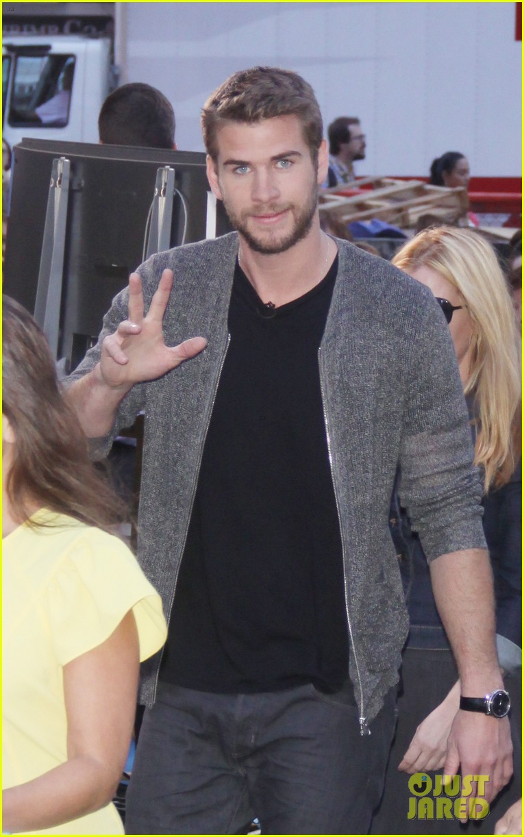 Liam Hemsworth & Ashton Kutcher: 'GMA' Guys!