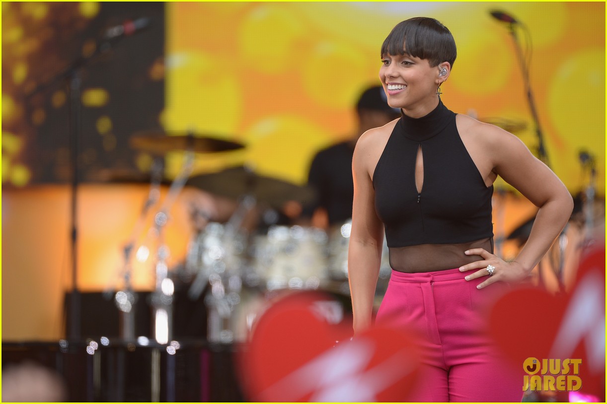 Alicia Keys Performs for Good Morning America's Concert Series!