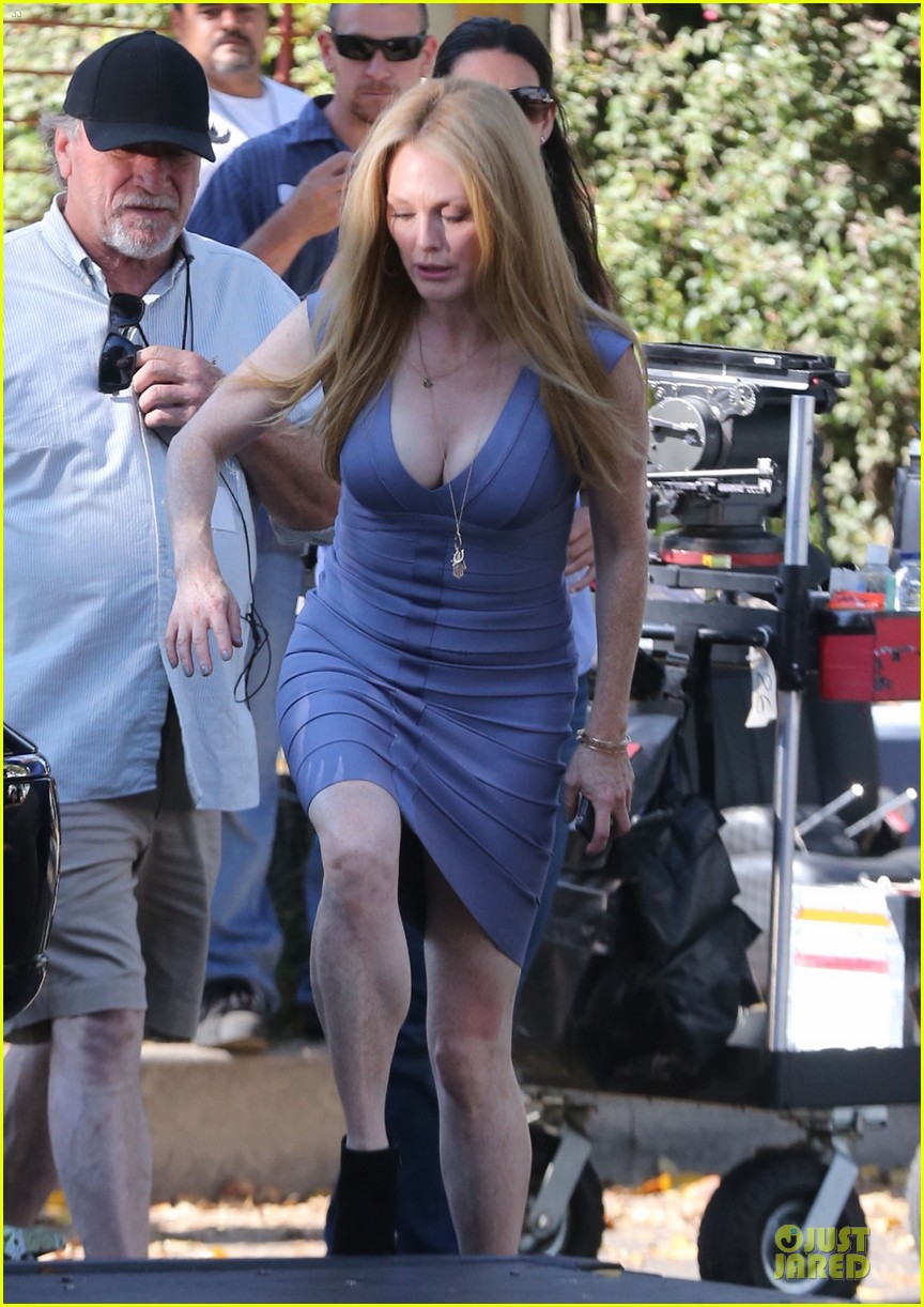 Robert Pattinson Suits 'Maps to the Stars' with Julianne Moore!