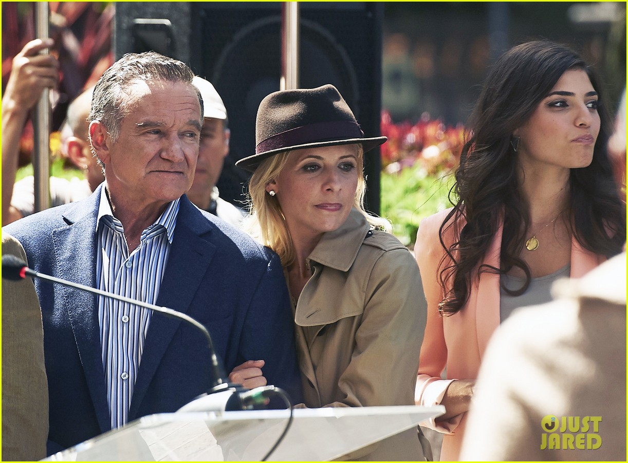 Sarah Michelle Gellar & Robin Williams Film 'Crazy Ones' in L.A.