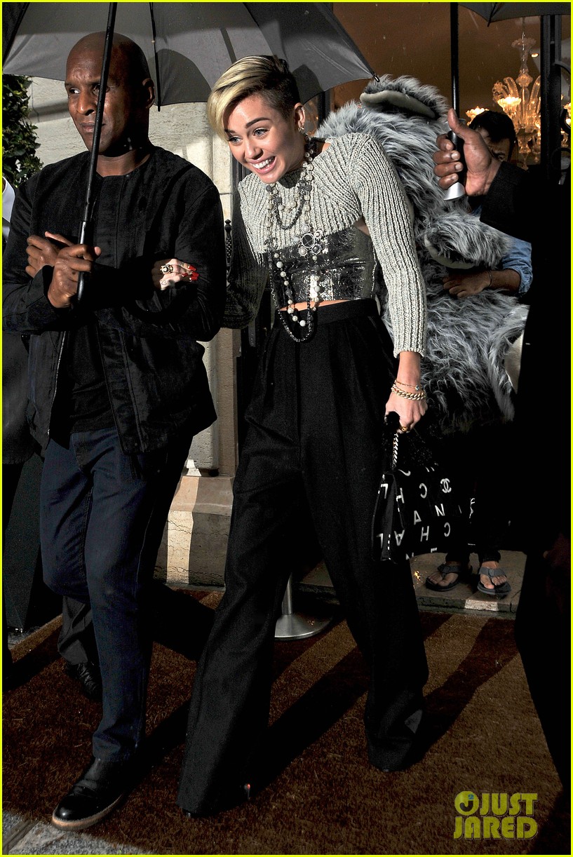 Miley Cyrus Steps Out in Paris Before 'Wrecking Ball' Premiere