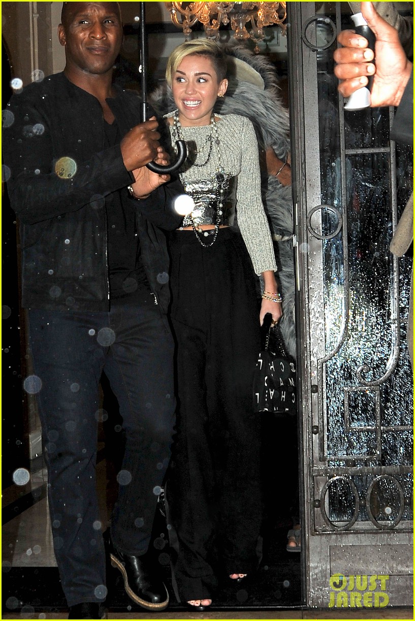 Miley Cyrus Steps Out in Paris Before 'Wrecking Ball' Premiere