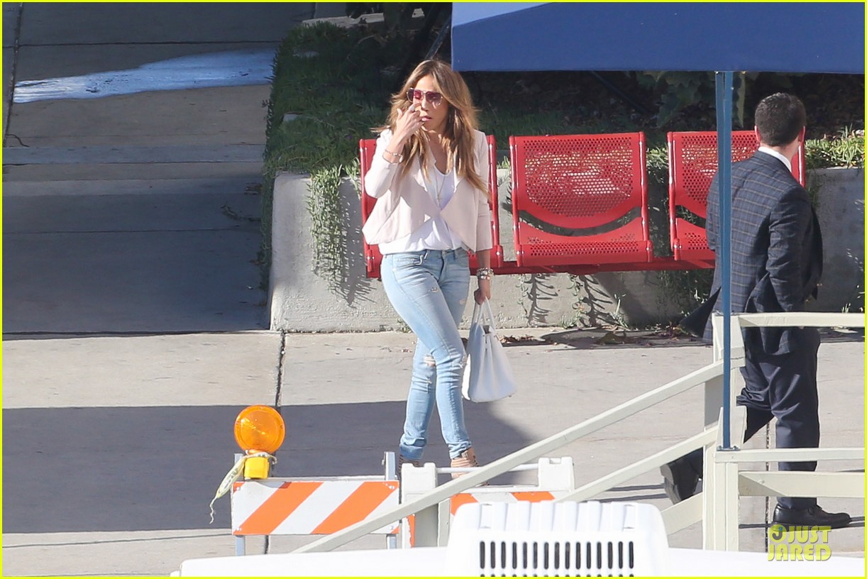 Jennifer Lopez Supports Leah Remini on 'DWTS'!