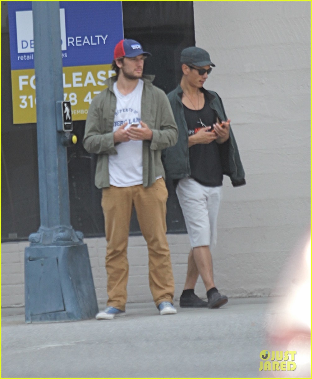 Alex Pettyfer Makes Video Confirming His Instagram Account